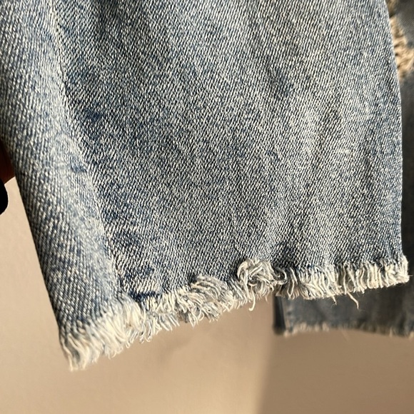 Torrid Denim Button Fly Distressed Raw Hem Crop Jeans Womens 16S - Picture 6 of 8